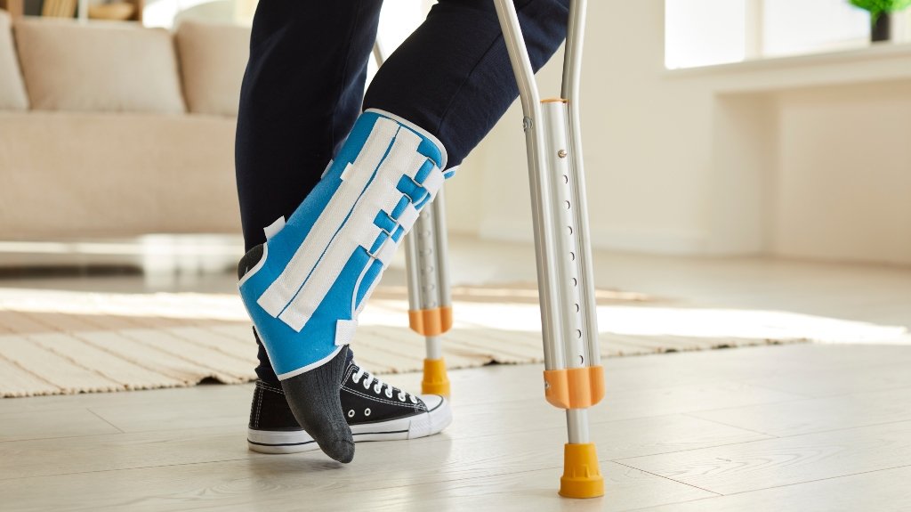 Common slip and fall hazards in Illinois stores and restaurants Common slip and fall hazards in Illinois stores and restaurants